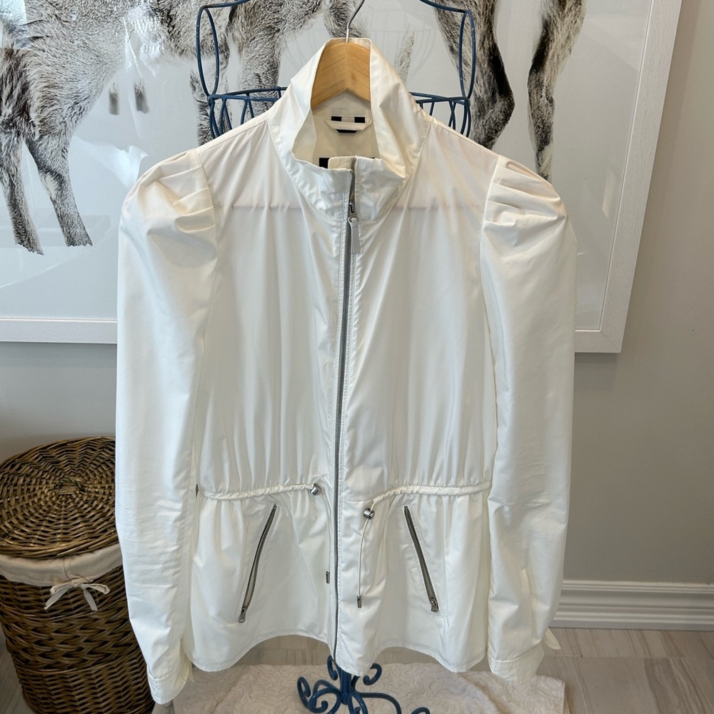 Rare Mackage white jacket with puff sleeve. Size XS